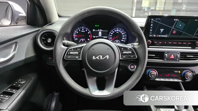 Kia The New K3 2nd generation 2024 Белый из Кореи, фото 3