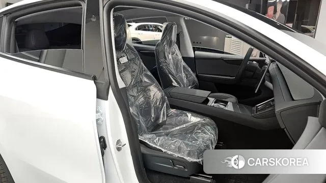 Tesla Model Y 2025 Черный из Кореи, фото 3