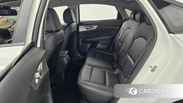 Kia The New K3 2nd generation 2021 Белый из Кореи, фото 3