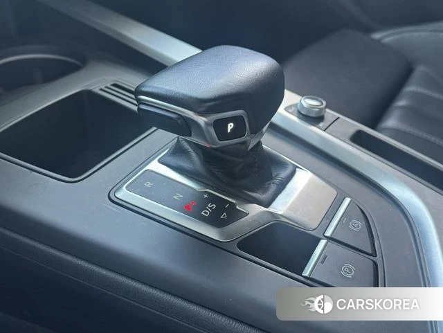 Audi A4L 2023 Темно-серый из Китая, фото 3