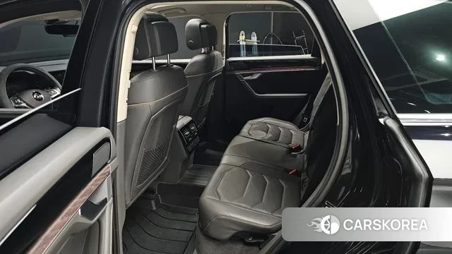 Volkswagen Touareg 3rd generation 2020 Черный из Кореи, фото 3