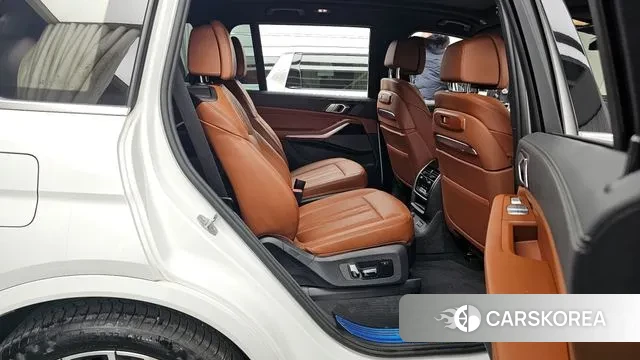 BMW X7 (G07) 2023 Белый из Кореи, фото 3