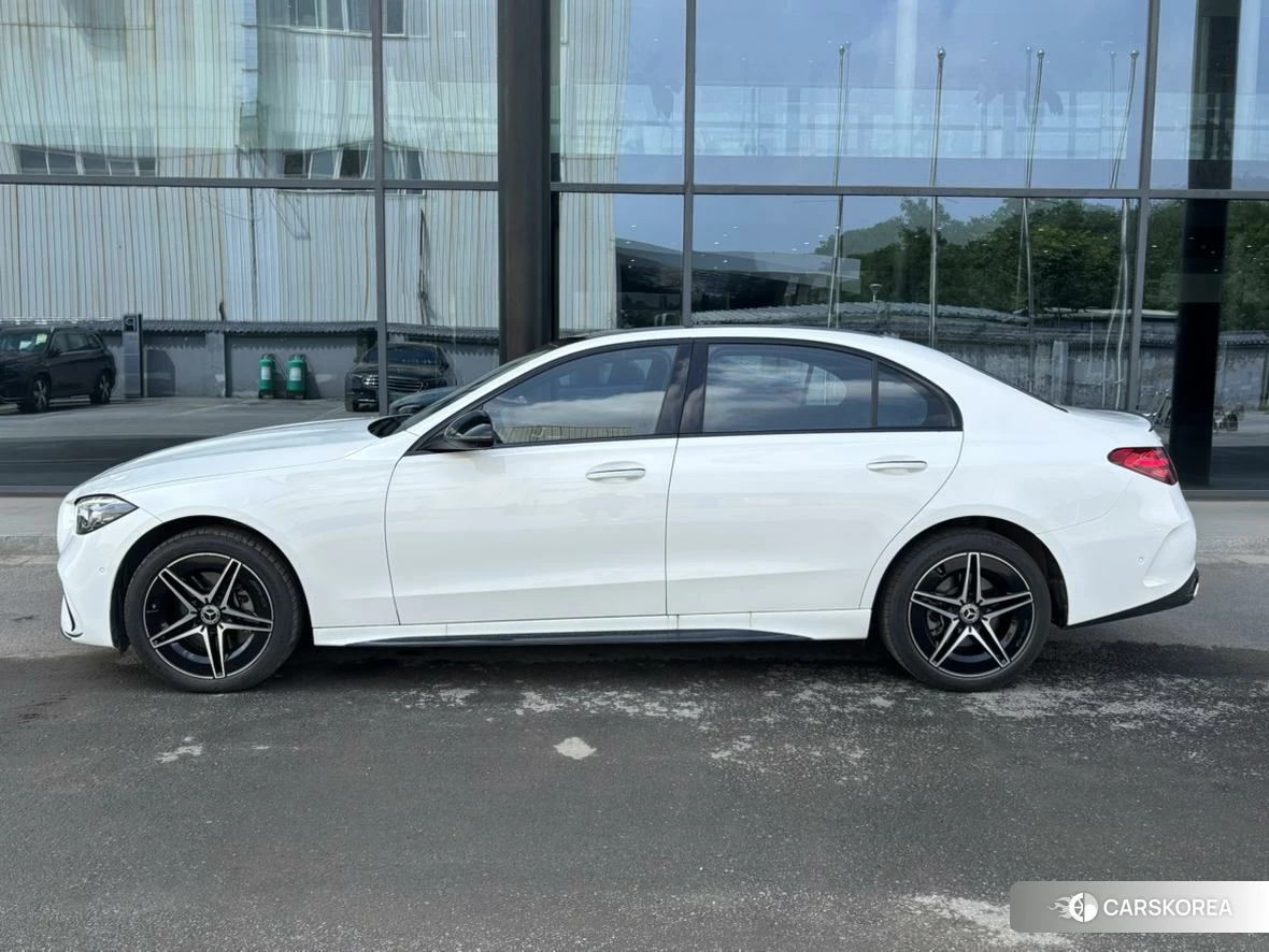 Mercedes-Benz Class C 2025 Белый из Китая, фото 3