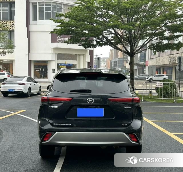 Toyota Highlander 2023 Черный из Китая, фото 3
