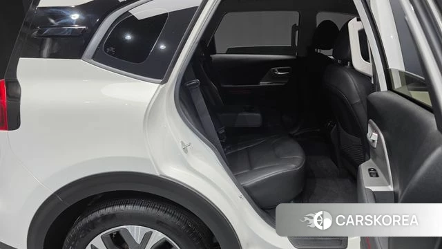 Kia Niro Plus 2023 Белый из Кореи, фото 3