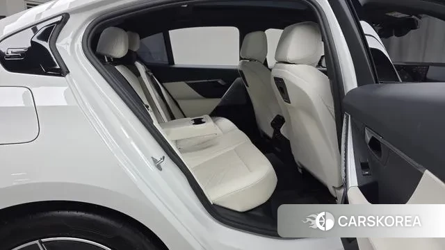 BMW 5 Series (G60) 2025 Белый из Кореи, фото 3