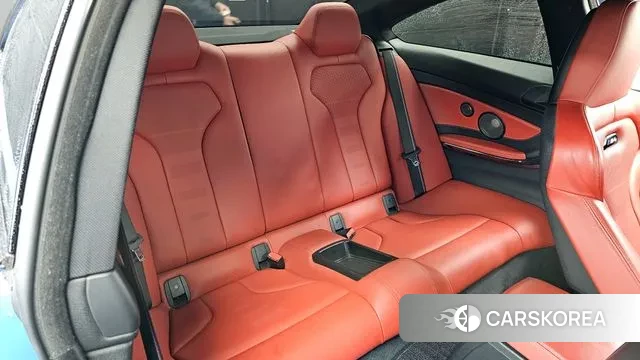 BMW M4 (F82) 2019 Светло-серебряный цвет из Кореи, фото 3