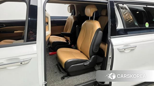 Kia Carnival 4th generation 2023 Белый из Кореи, фото 3