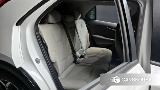 Kia Di Ol Nu Niro 2022 Белый из Кореи, фото 3