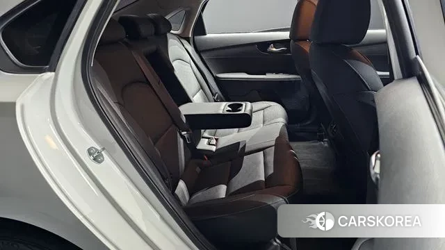 Kia The New K3 2nd generation 2021 Белый из Кореи, фото 3