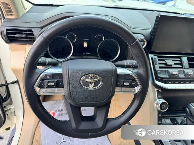 Toyota Land Cruiser (imported) 2024 Белый из Китая, фото 3