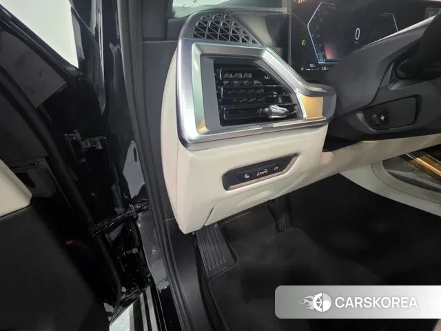 BMW X7 (G07) 2023 Черный из Кореи, фото 3