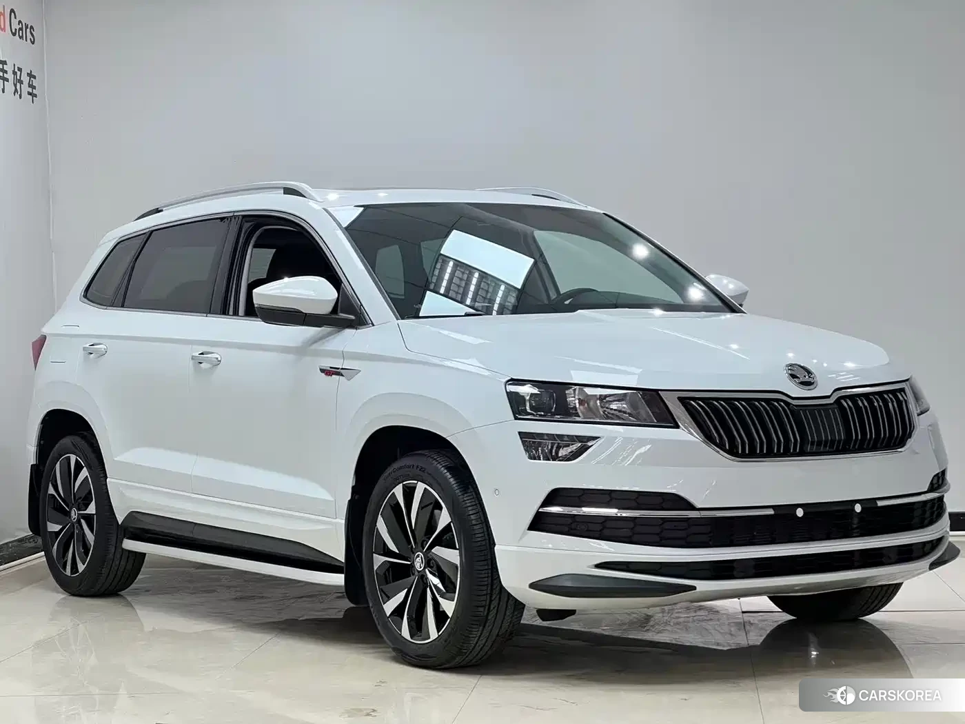 Skoda Karoq 2023 Белый из Китая, фото 3
