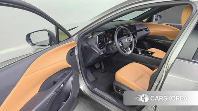 Lexus RX350h 5th generation 2025 Серебристо-серый из Кореи, фото 3