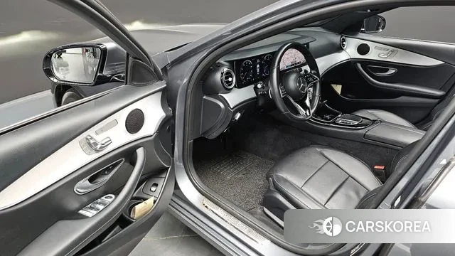 Mercedes-Benz E-Class W213 2020 Серебристо-серый из Кореи, фото 3