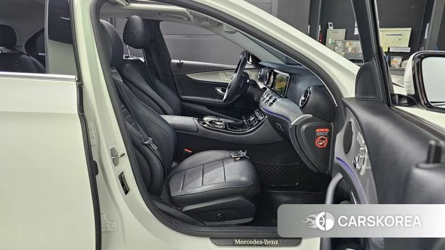 Mercedes-Benz E-Class W213 2018 Белый из Кореи, фото 3