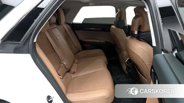 Hyundai Grandeur Hybrid (GN7) 2023 Белый из Кореи, фото 3