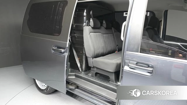Hyundai Staria 2022 Серый из Кореи, фото 3