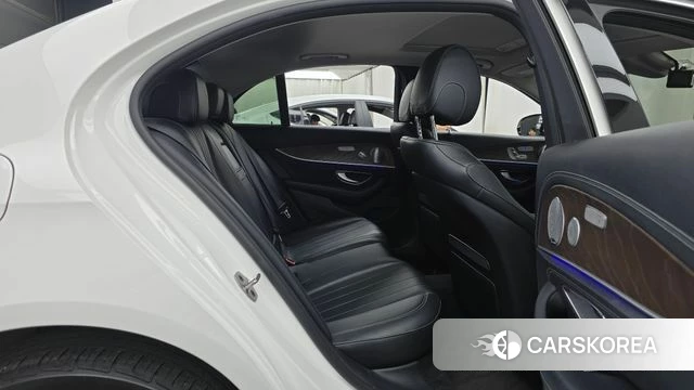 Mercedes-Benz E-Class W213 2018 Белый из Кореи, фото 3