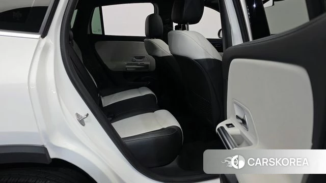 Mercedes-Benz GLA - Class H247 2021 Белый из Кореи, фото 3
