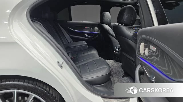 Mercedes-Benz E-Class W213 2022 Белый из Кореи, фото 3