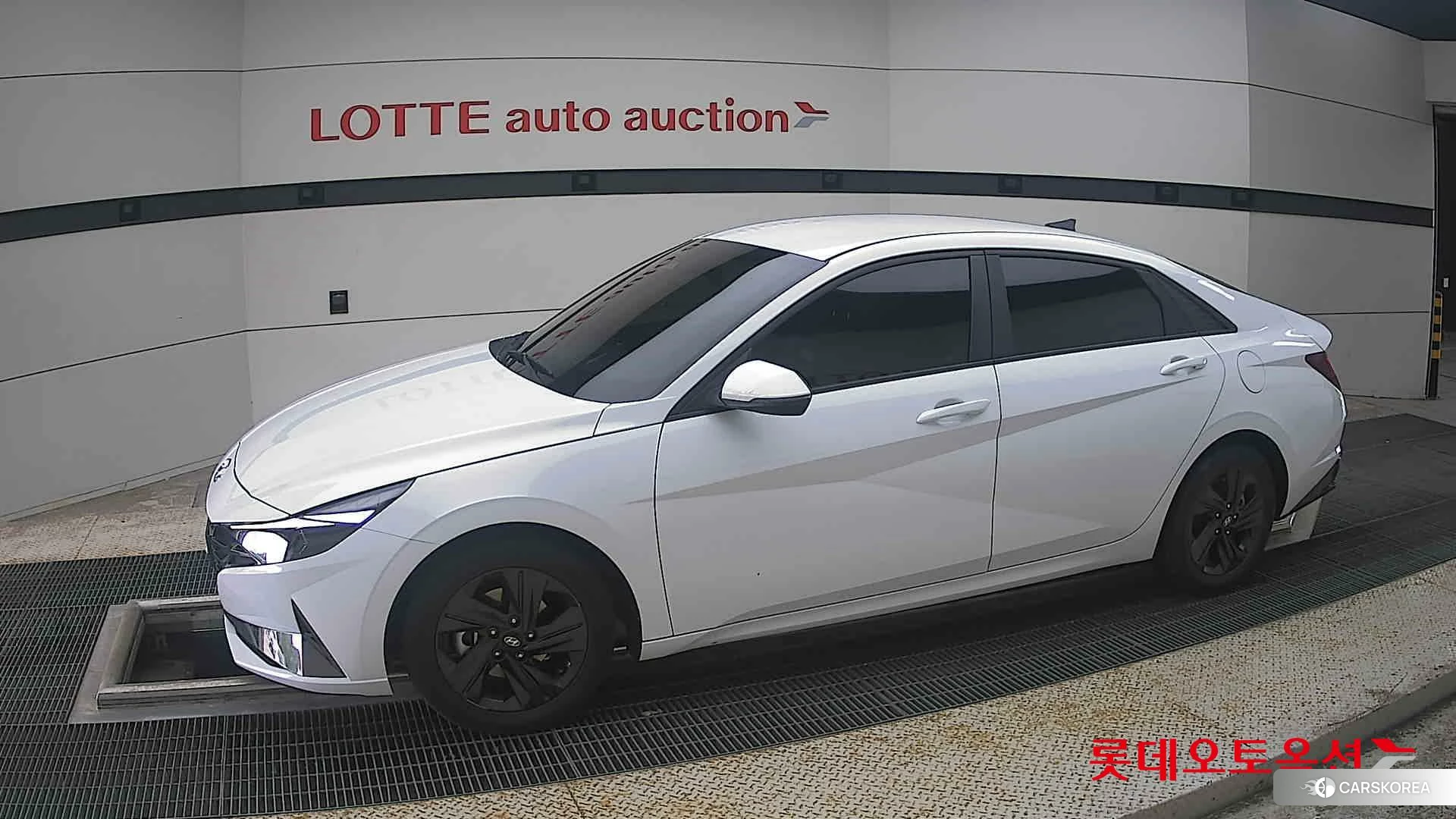 Hyundai Avante 2023 Polar White из Кореи, фото 3