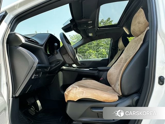 Toyota Grevia 2026 Белый из Китая, фото 3