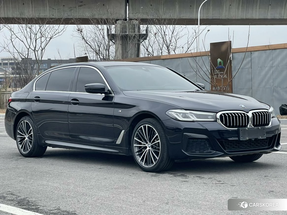 BMW 5 series 2021 Черный из Китая, фото 3