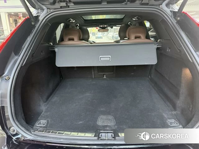 Volvo XC60 2024 Черный из Китая, фото 3