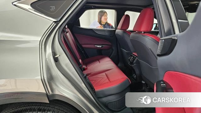 Lexus NX350h Second generation 2025 Серебристо-серый из Кореи, фото 3
