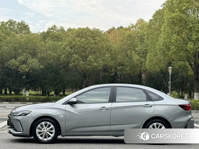Chevrolet Cruze 2023 Темно-серый из Китая, фото 3