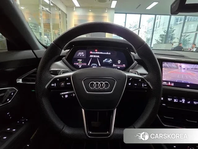 Audi e-Tron GT 2023 Небесно-голубой из Кореи, фото 3