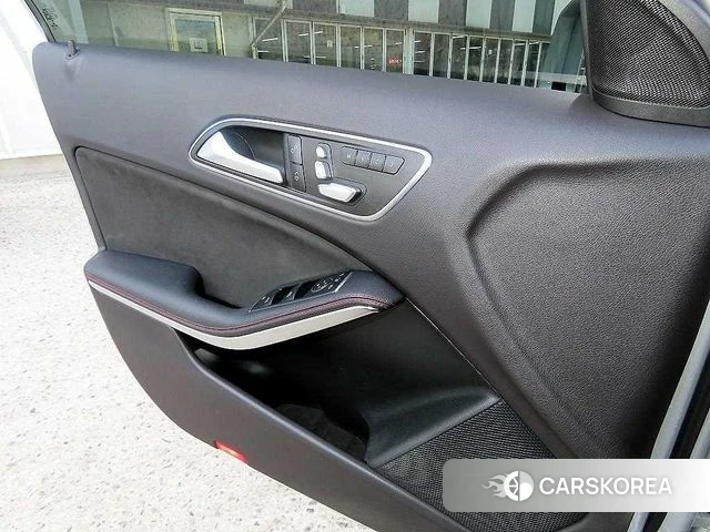 Mercedes-Benz A-Class W176 2018 Серебристо-серый из Кореи, фото 3