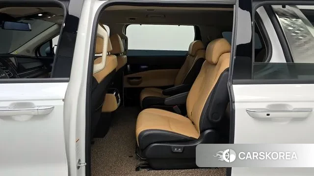 Kia Carnival 4th generation 2023 Белый из Кореи, фото 3