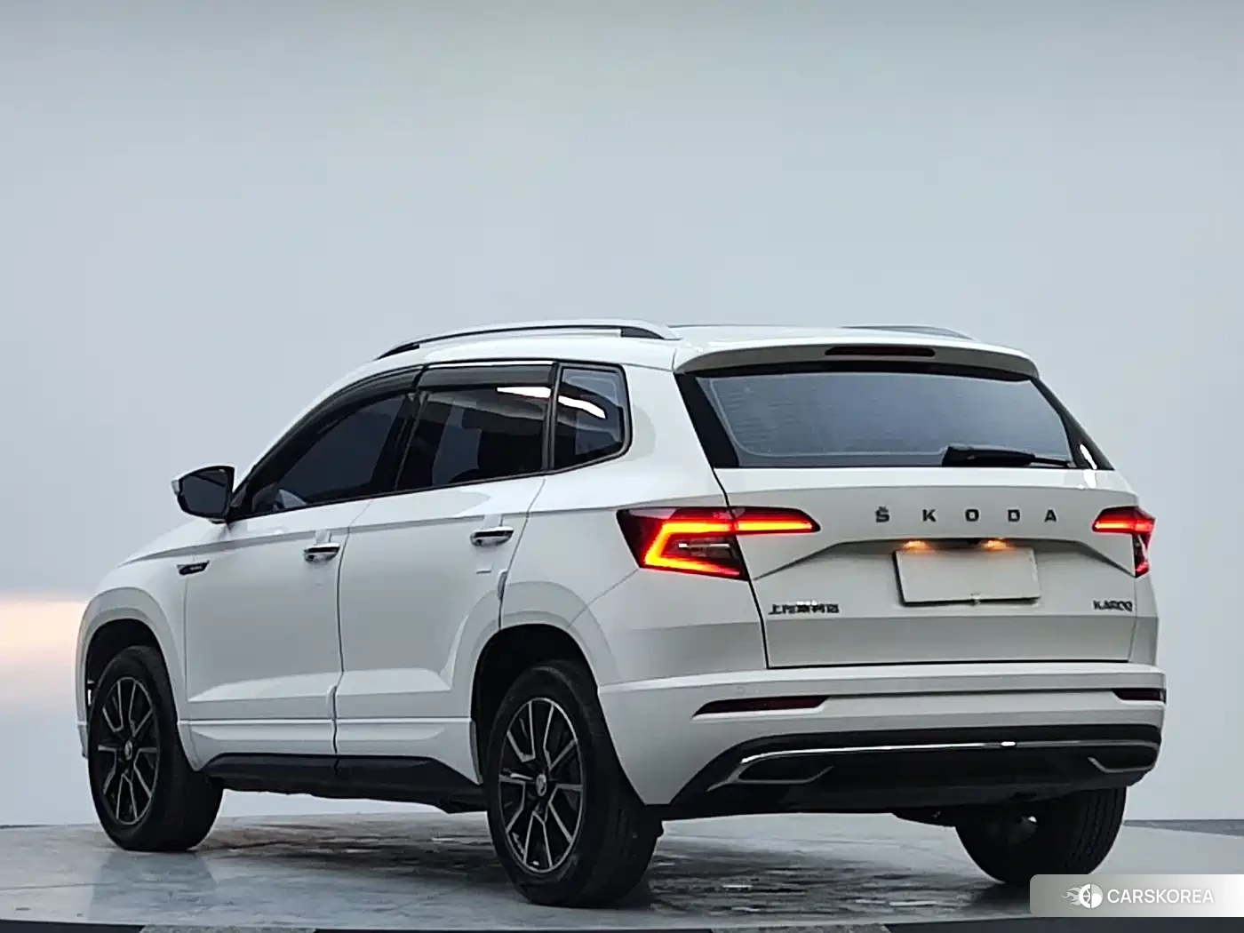 Skoda Karoq 2022 Белый из Китая, фото 3