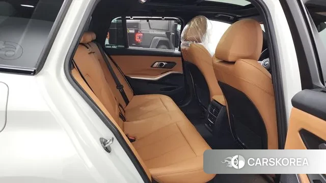 BMW 3 Series (G20) 2023 Белый из Кореи, фото 3