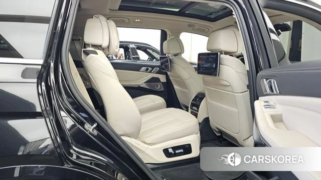 BMW X7 (G07) 2021 Черный из Кореи, фото 3