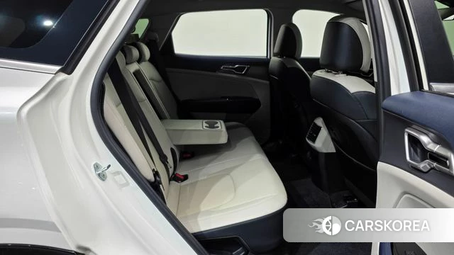 Kia Sportage 5th Generation Hybrid 2022 Белый из Кореи, фото 3