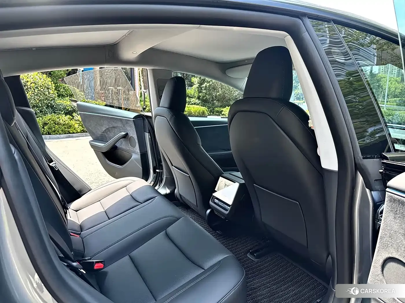 Tesla Model 3 2025 Silver/gray из Китая, фото 3
