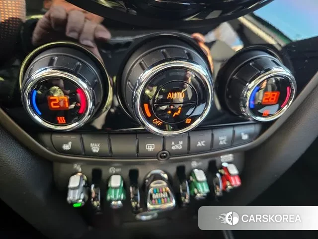 Mini Cooper Countryman 2024 Зеленый из Кореи, фото 3