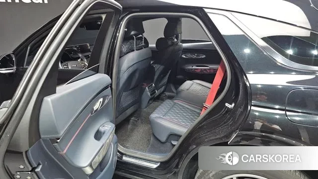 Genesis GV70 2022 Черный из Кореи, фото 3