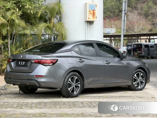 Nissan Xuan Yi 2022 Темно-серый из Китая, фото 3