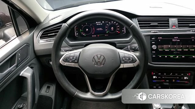 Volkswagen Tiguan second Generation 2021 Черный из Кореи, фото 3