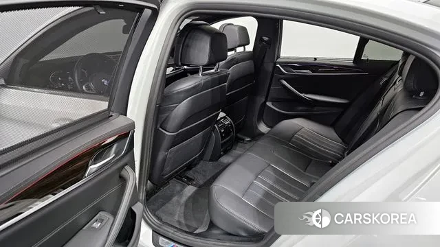 BMW 5 Series (G30) 2022 Белый из Кореи, фото 3