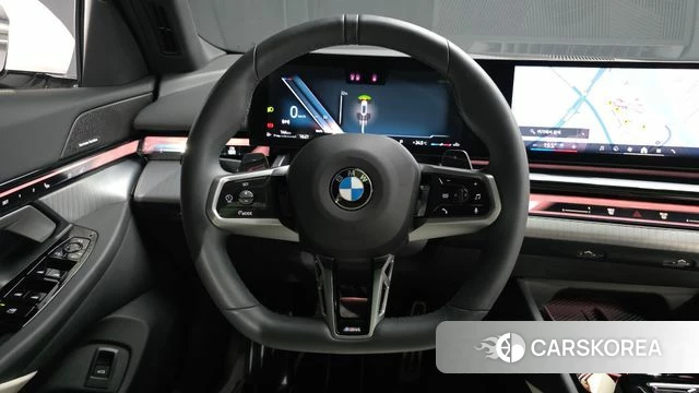 BMW 5 Series (G60) 2025 Белый из Кореи, фото 3