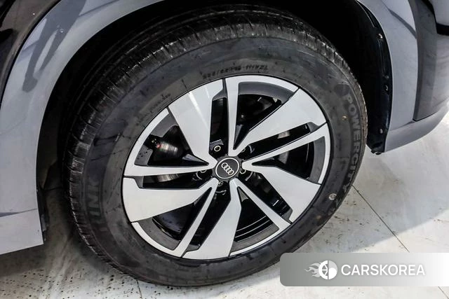 Audi Q6 2024 Черный из Китая, фото 3