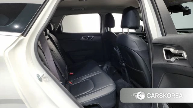 Kia Sportage 5th Generation Hybrid 2023 Белый из Кореи, фото 3