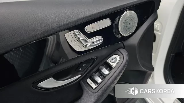 Mercedes-Benz C-Class W205 2018 Белый из Кореи, фото 3