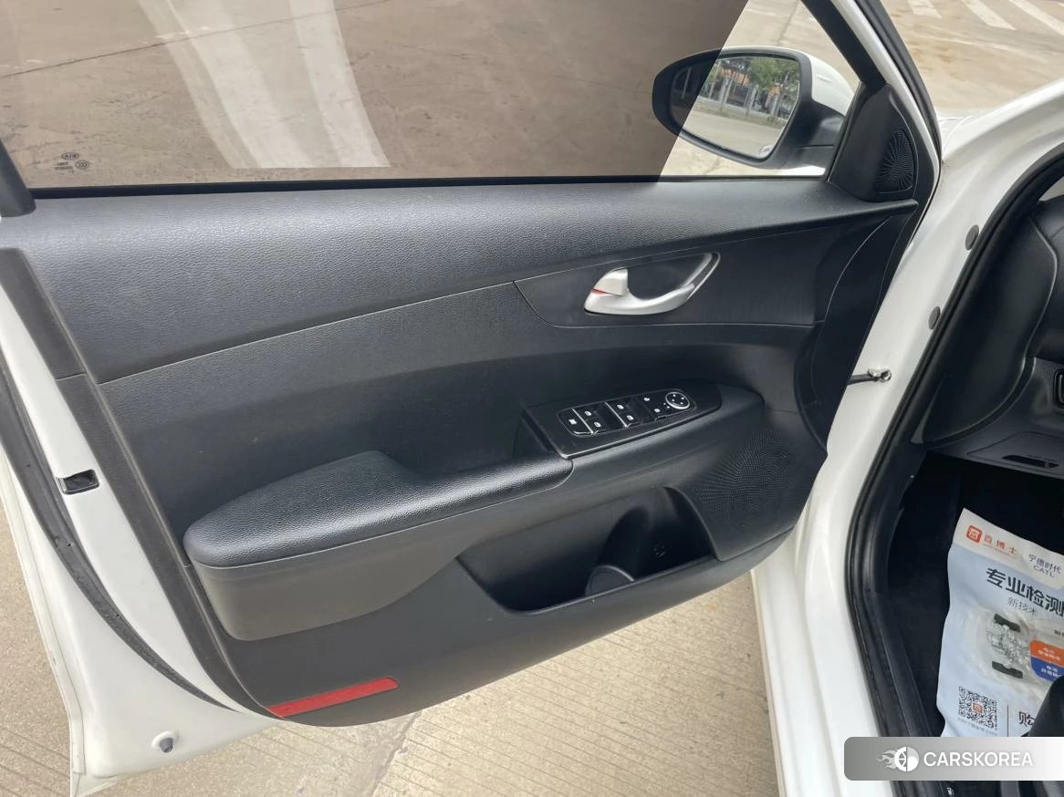 Kia K3 2021 Белый из Китая, фото 3
