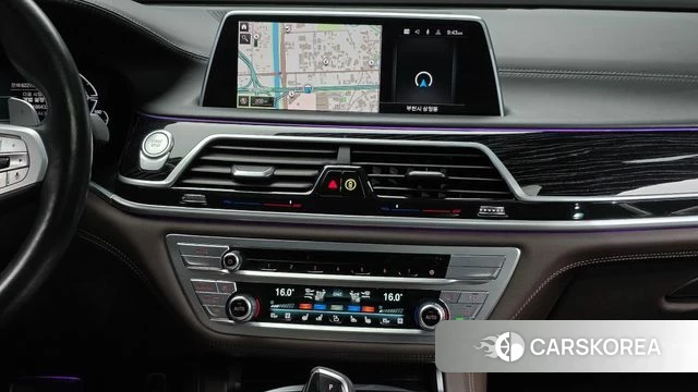 BMW 7 Series (G11) 2021 Серебристо-серый из Кореи, фото 3